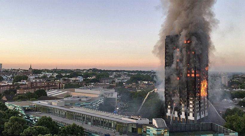 Λονδίνο: Βίντεο μέσα από τον πύργο που φλέγεται – Η απελπισία ενός εγκλωβισμένου